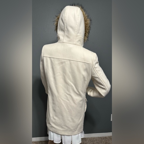EXPRESS White Coat with Buttons and Black Straps and faux fur lined hood - Picture 5 of 6